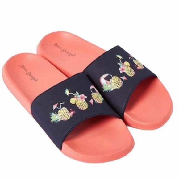 Vera Bradley Shoes - Vera Bradley Bengal Pineapple Slide Sandals